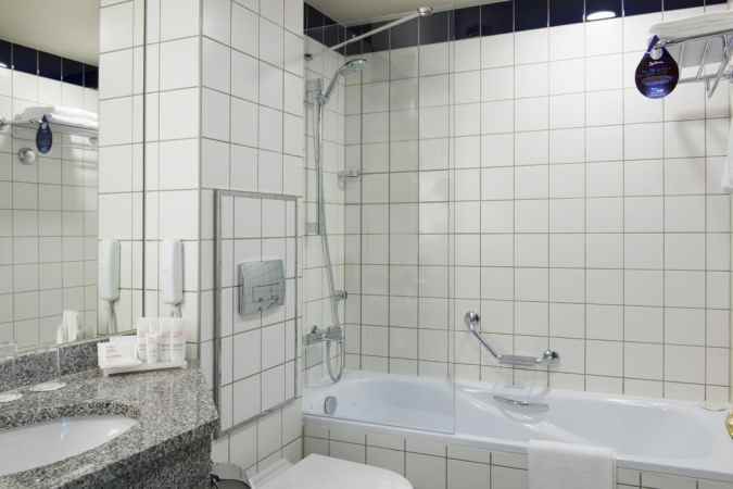 هتل رادیسون بلو نمای سرویس حمام