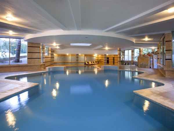 هتل ماریتیم پین بیچ نمای استخر سرپوشیده