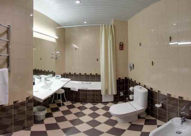 هتل اکتیابرسکایا نمای سرویس بهداشتی