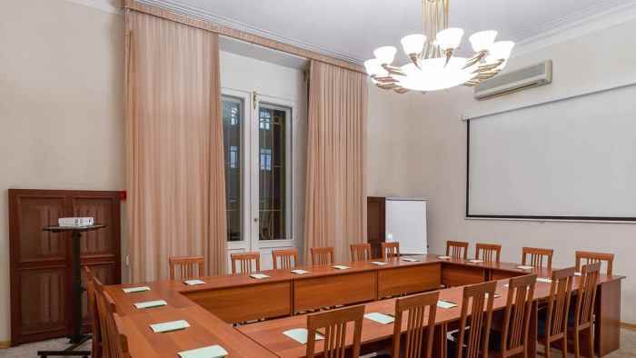 هتل بوداپست نمای سالن کنفرانس