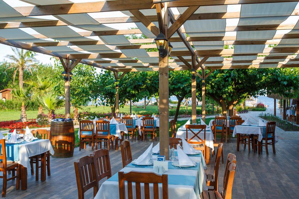 هتل لوسیدا بیچ نمای رستوران