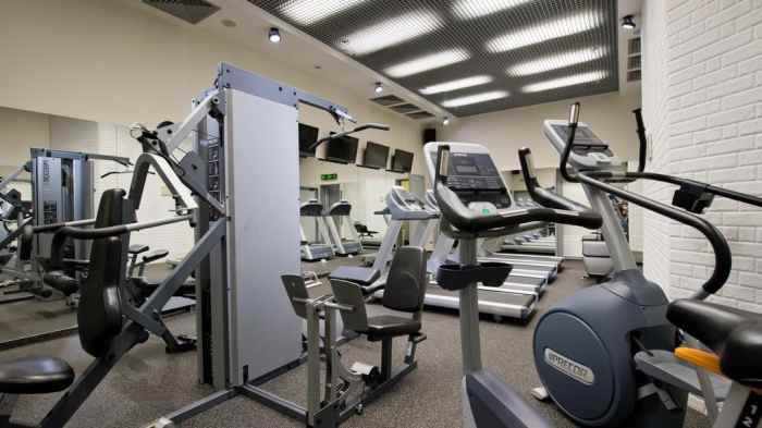 هتل کرون پلازا مسکو نمای سالن بدنسازی