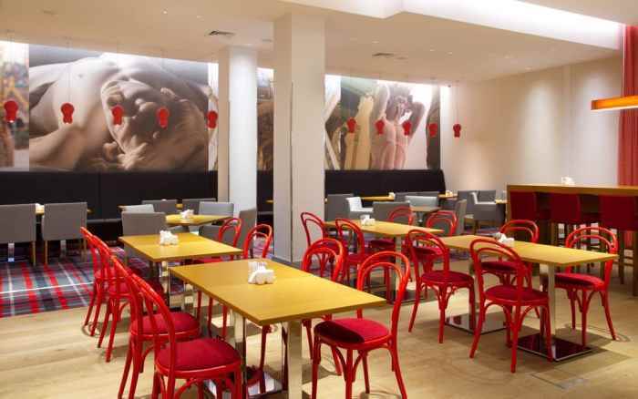 هتل همپتون بای هیلتون سن پترزبورگ نمای رستوران