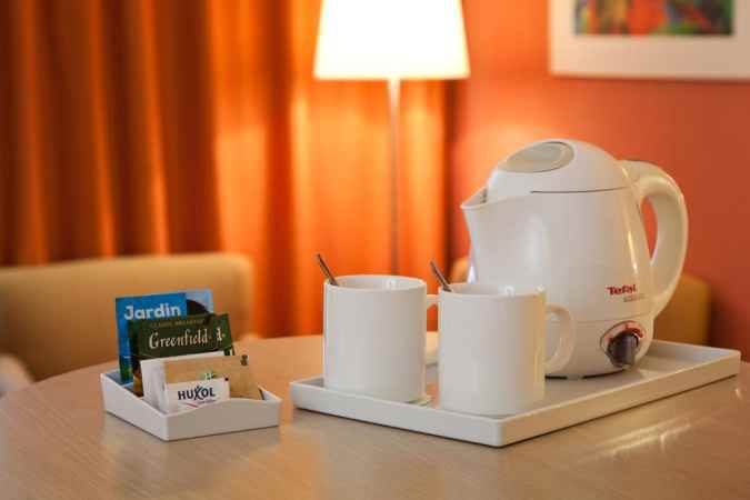 هتل هالیدی این لسنایا نمای چای ساز