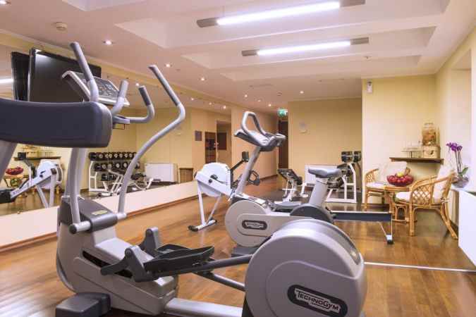 هتل رادیسون بلو نمای سالن بدنسازی