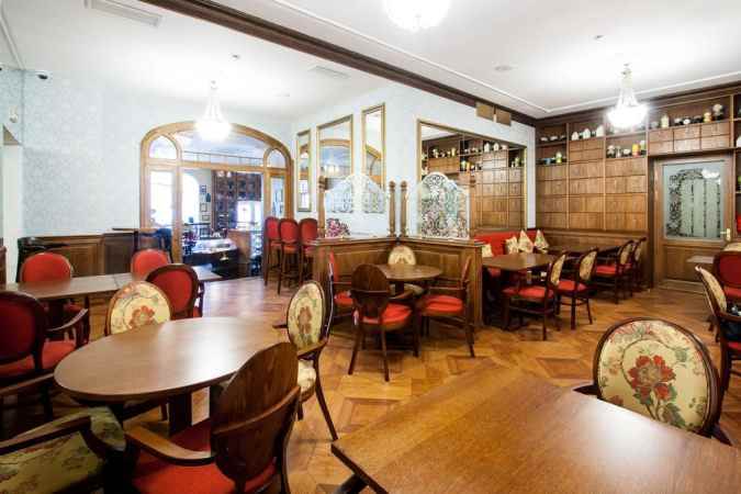 هتل بست وسترن پلوس سنتر نمای رستوران