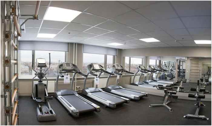 هتل ازیموت نمای سالن بدنسازی