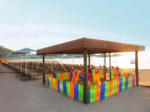 هتل اکا انتدن نمای محل بازی کودکان