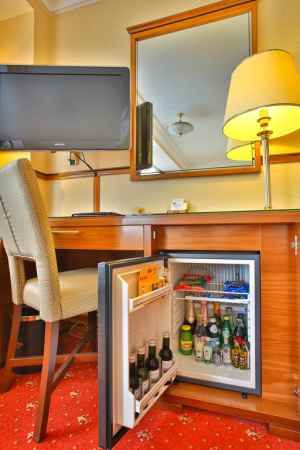 هتل گلدن رینگ نمای مینی یخچال اتاق