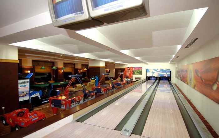 هتل دلفین پالاس نمای سالن بولینگ