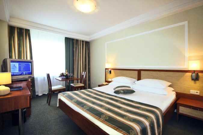 هتل ایزمایلوو الفا نمای داخلی اتاق دو تخته