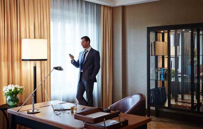 هتل کورینتیا نمای مرکز کسب وکار