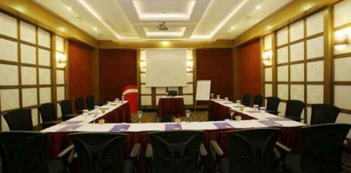 هتل کوئین الیسا نمای سالن کنفرانس