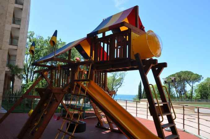 هتل سوئیس کاملیا سوچی نمای محل بازی کودکان