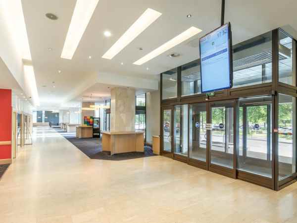 هتل پارک این پولکووسکایا نمای ورودی