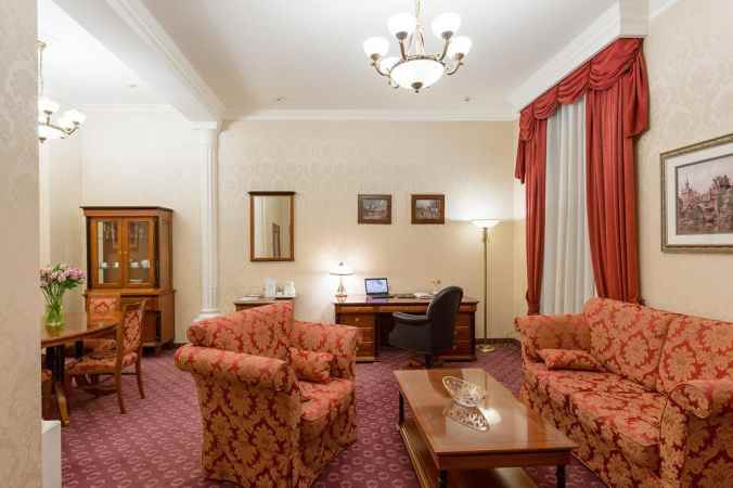 هتل بوداپست نمای سالن پذیرایی