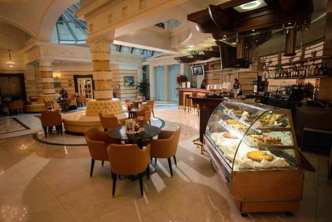 هتل امباسادور نمای کافی شاپ