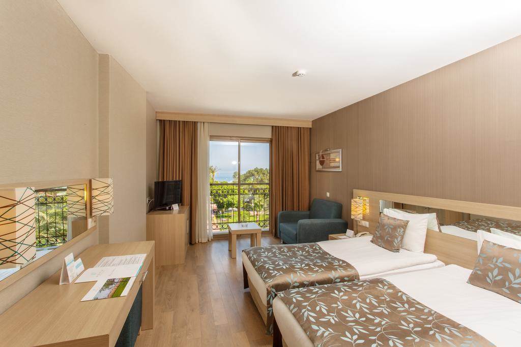 هتل لوسیدا بیچ نمای اتاق دو تخته + تک نفره