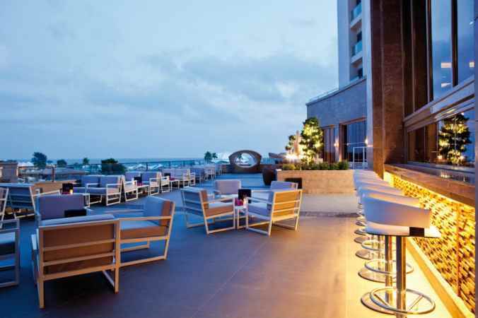 هتل جاستینیانو نمای رستوران فضای باز