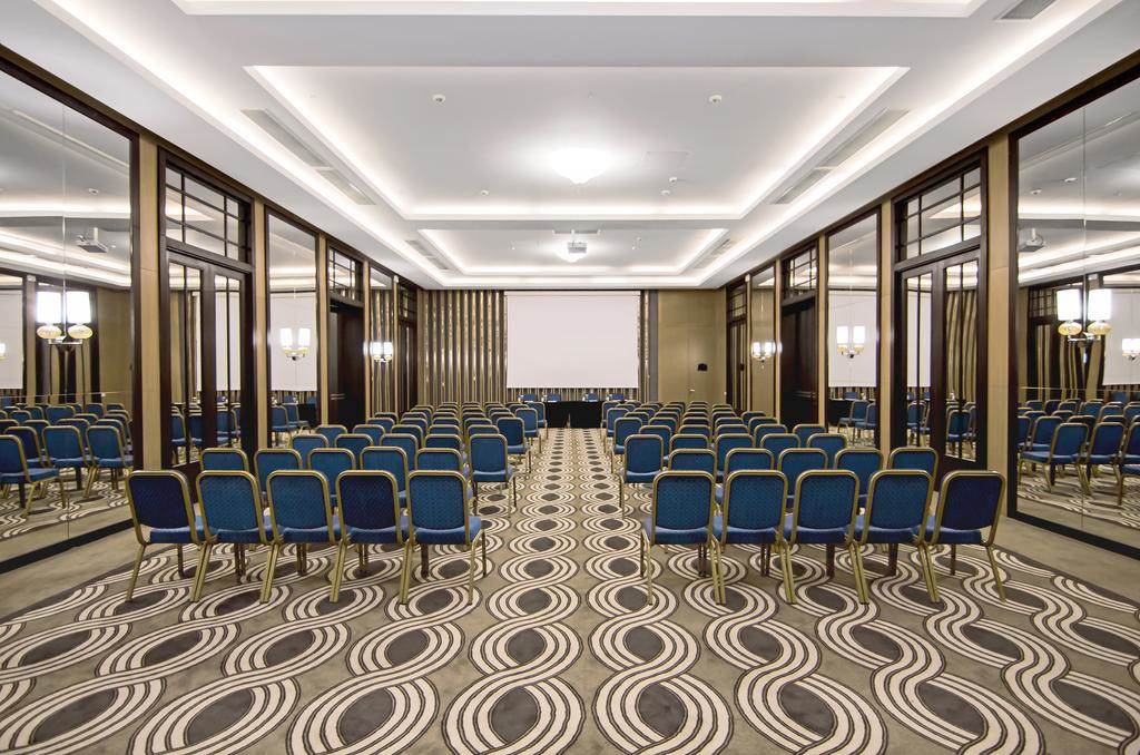 هتل ریکسوس کراسنایا نمای سالن کنفرانس