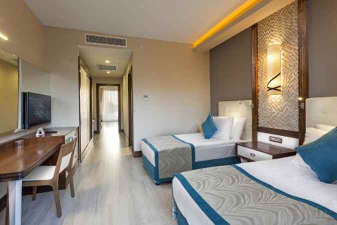 هتل جاکاراندا نمای اتاق دو تخته + تک نفره