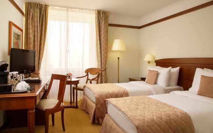 هتل رادیسون سلاویانسکایا نمای اتاق با 2 تخت خواب تک نفره