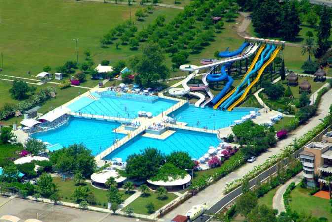 هتل دایما ریسورت نمای سرسره آبی