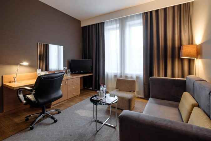 هتل هالیدی این سیمونووسکی نمای داخلی اتاق