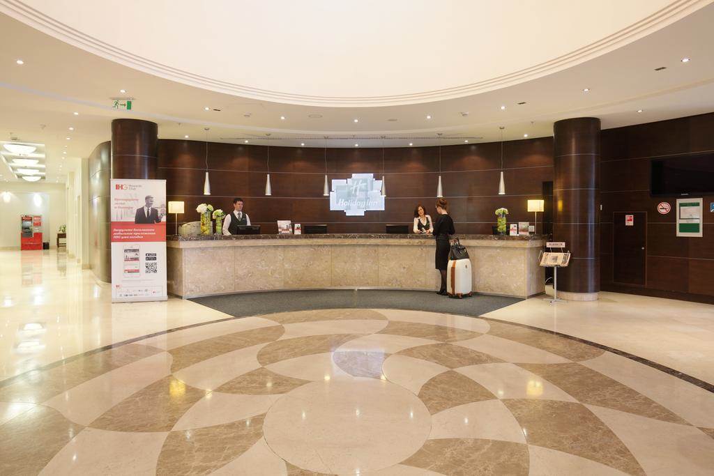 هتل هالیدی این سوکولنیکی نمای پذیرش لابی
