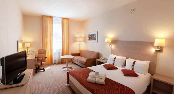 هتل هالیدی این لسنایا نمای اتاق دو تخته