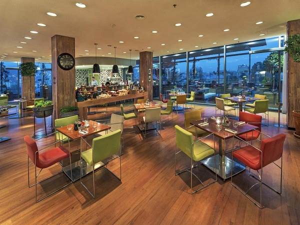 هتل رادیسون بلو ایوریا نمای رستوران