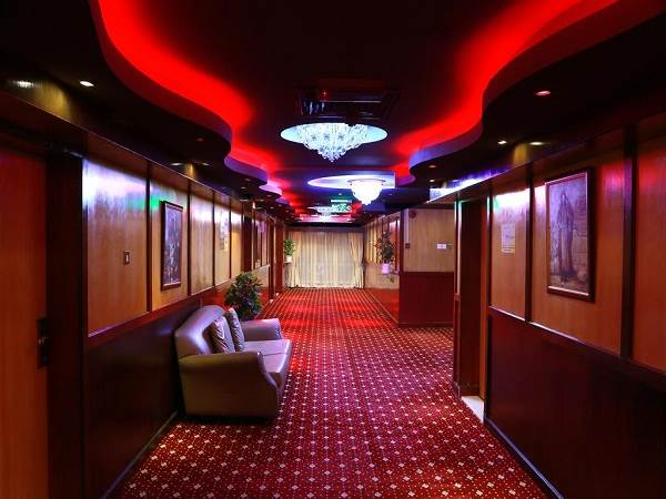 هتل صدف نمای ورودی و لابی