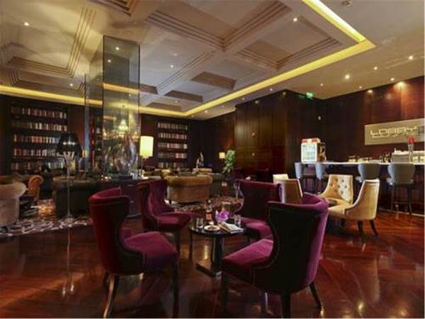 هتل رویال اینترنشنال نمای کافی شاپ