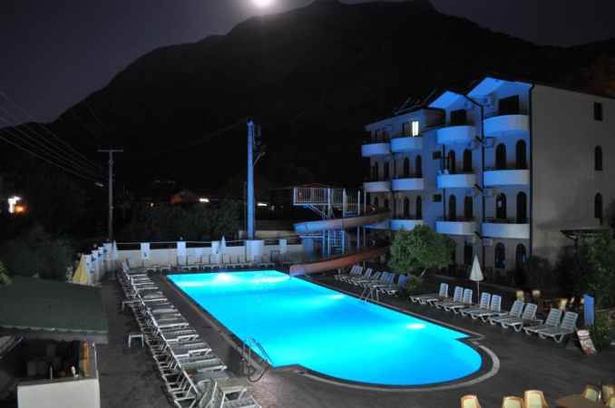 هتل آکاسیا ریسورت نمای استخر روباز