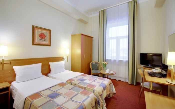 هتل اکتیابرسکایا نمای اتاق با 2 تخت تک نفره