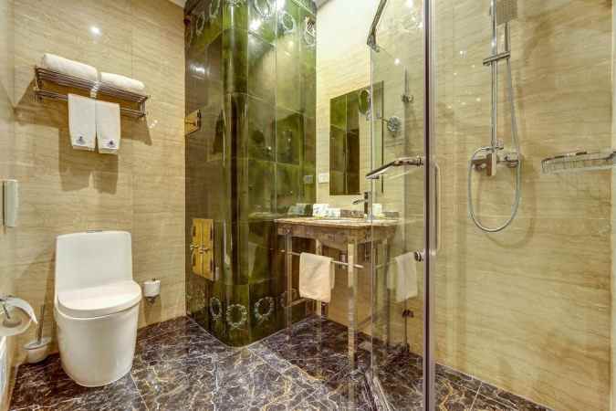 هتل آکیان نمای سرویس حمام