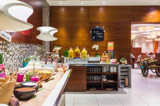 هتل پارک این پولکووسکایا نمای رستوران