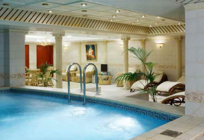 هتل گرند امرالد نمای استخر سرپوشیده