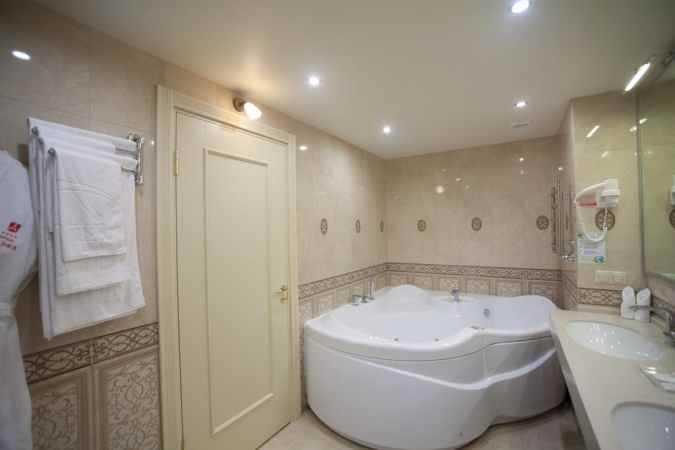 هتل ایزمایلوو الفا نمای وان حمام