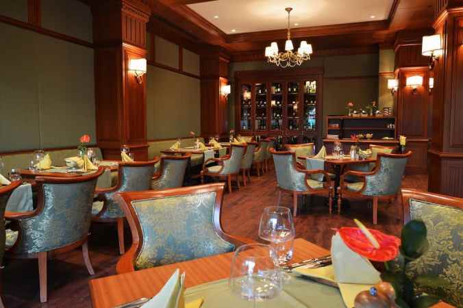 هتل الوا دونا نمای رستوران