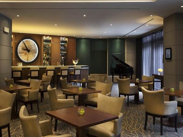 هتل کرینتیا لیسبون نمای کافه