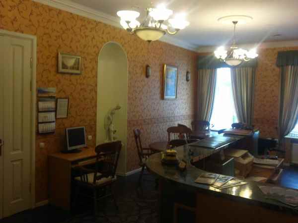 هتل کرونا نمای پذیرش لابی