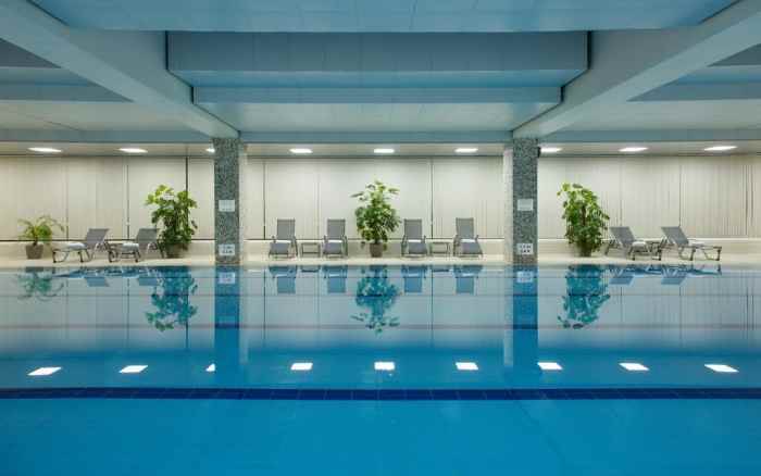 هتل رادیسون سلاویانسکایا نمای استخر سرپوشیده