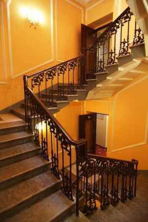 هتل اگنی کلاب نمای پله های طبقات