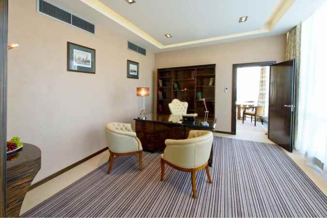 هتل کرون پلازا مسکو نمای سالن اتاق ها