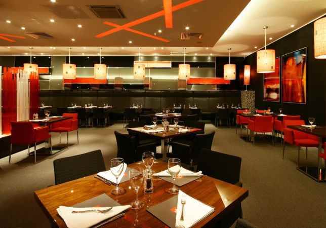 هتل پارک این پریبالتیسکایا نمای داخلی رستوران