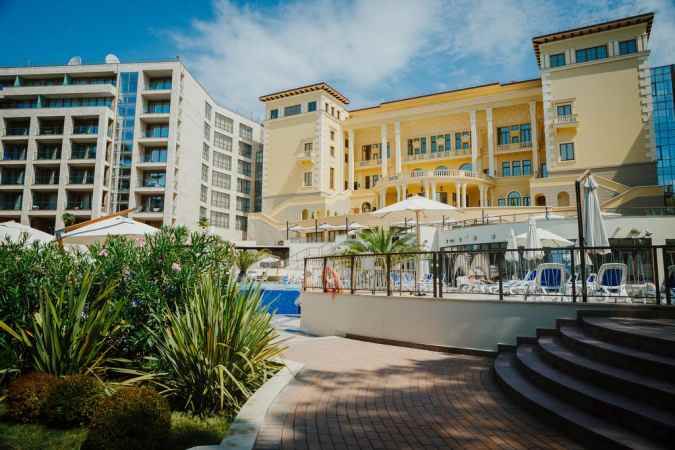 هتل سوئیس کاملیا سوچی نمای خارجی