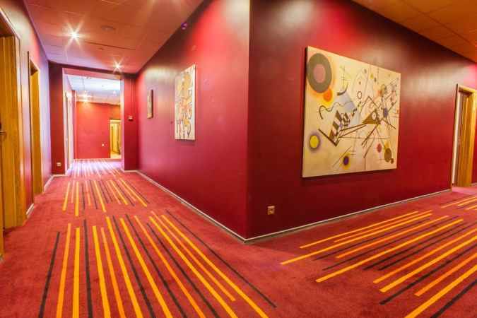 هتل بست وسترن پلوس سنتر نمای داخلی هتل