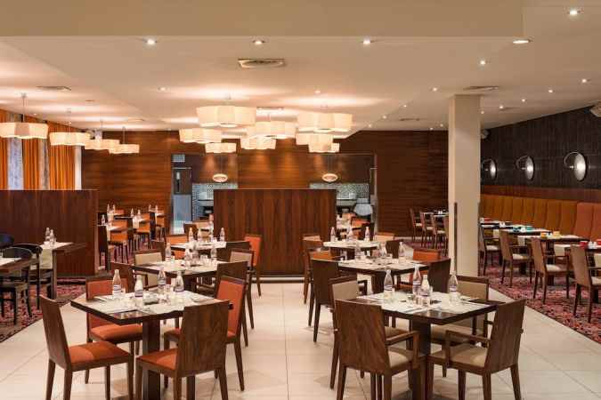 هتل پارک این پولکووسکایا نمای رستوران