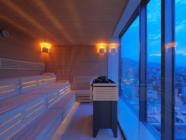 هتل رادیسون بلو ایوریا نمای سونا و جکوزی